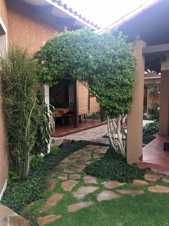 Apartamento Con Jardin Cochabamba Exterior photo