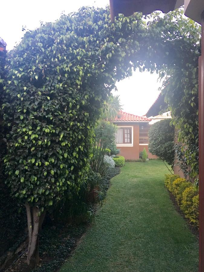 Apartamento Con Jardin Cochabamba Exterior photo
